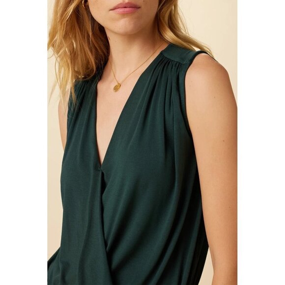 Amour Vert Simone Dream Knit V-Neck Sleeveless Wrap Top in Emerald Green… - Picture 4 of 5